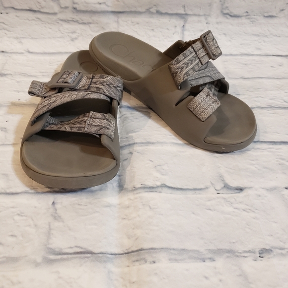 Chaco Womens Size 7 Chillos Gray & Striped Strap Performance Sandals Gently Used - Picture 1 of 6